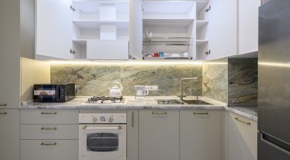 Bucătărie MODERNĂ, de colț, în nuanță - alb/fildeș Bucătarii moderne