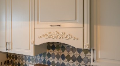 Bucătărie CLASICĂ, liniară, în nuanță - albă Bucătarii clasice