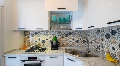 Bucătărie MODERNĂ, de colț, în nuanță - albă Bucătarii moderne