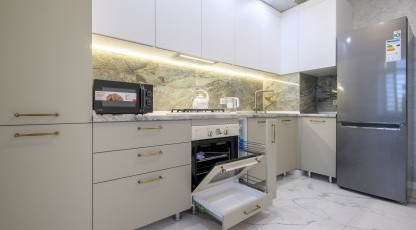 Bucătărie MODERNĂ, de colț, în nuanță - alb/fildeș Bucătarii moderne