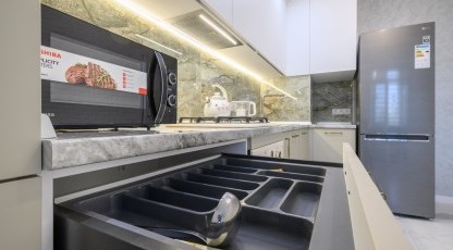 Bucătărie MODERNĂ, de colț, în nuanță - alb/fildeș Bucătarii moderne