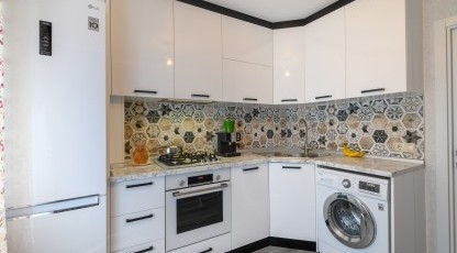 Bucătărie MODERNĂ, de colț, în nuanță - albă